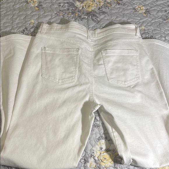 Gloria Vanderbilt Women's White Straight Leg Jeans - Picture 6 of 9